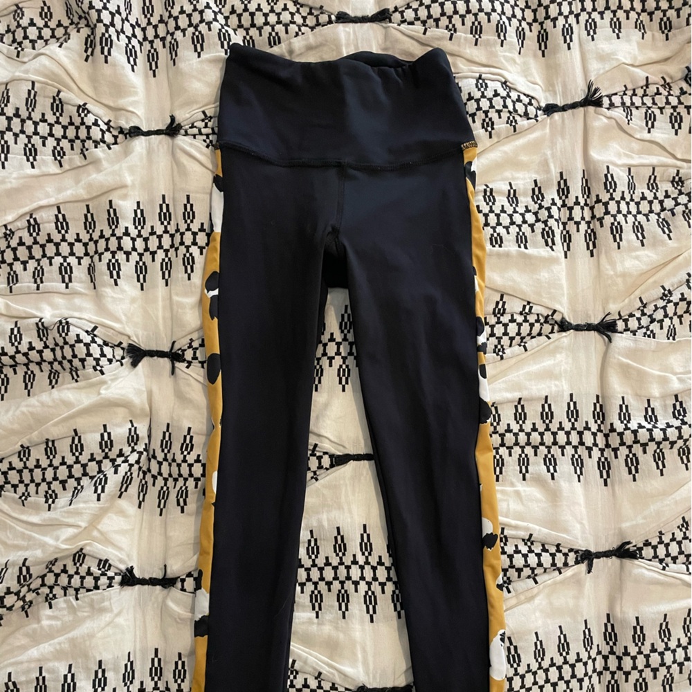 Strut This Women’s Legging with Cheetah Print
